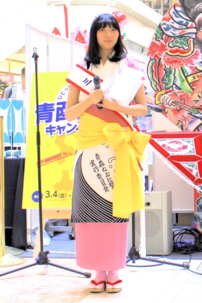 ミスねぶたの李沢千里さん（観光プロモーションat羽田空港）