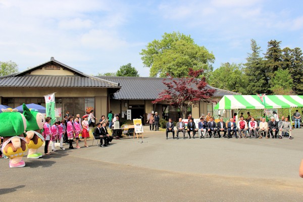 東松山市大岡コミュニティーセンター（2016ぼたんまつり開会式）