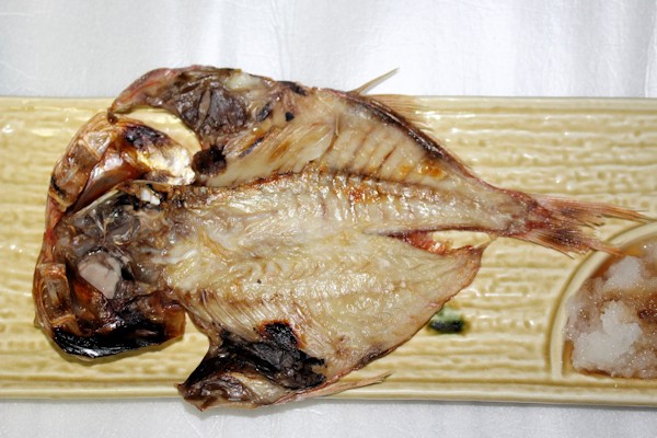 伊豆急物産の金目鯛の開き（調理例）