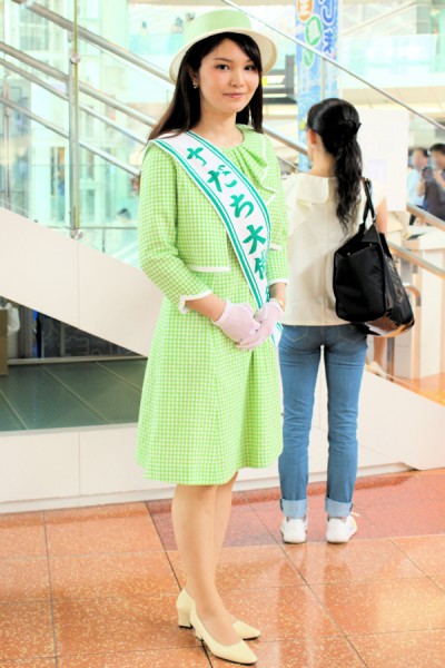 すだち大使の楠本亜衣莉さん（羽田空港第2ターミナル）