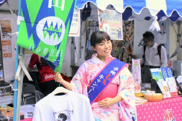 水郷ひたキャンペーンレディ 林香織さん（JR有楽町駅前広場）