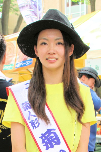 2015年度・2016年度菊むすめさん（JRA馬事公苑前並木道 東京都世田谷区）