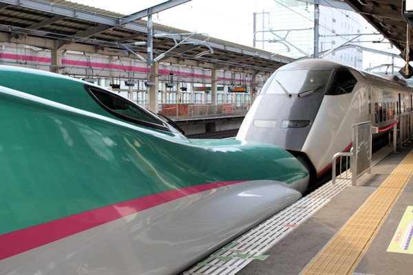 東北新幹線（JR福島駅）