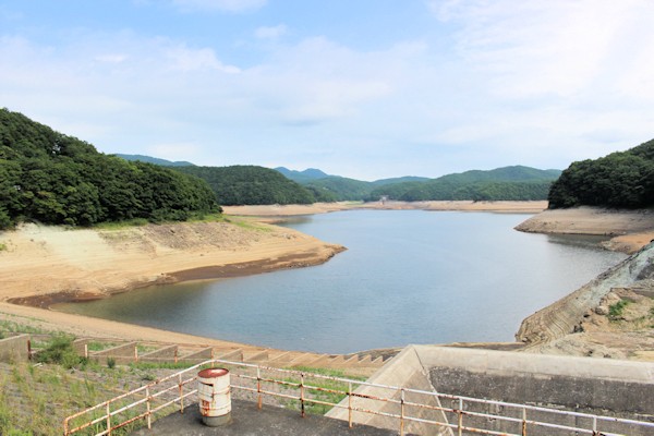 渇水時の羽鳥湖（天栄村 福島県）