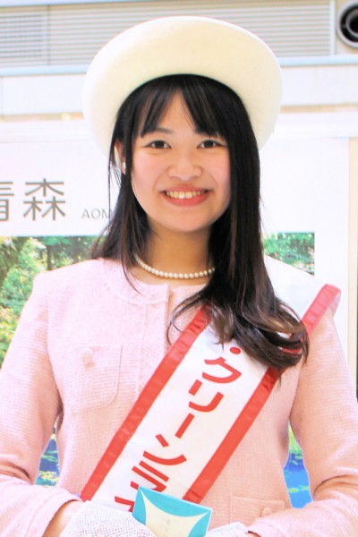 2015ミス・クリーンライスあおもりの秋山彩華さん（観光プロモーションat羽田空港）