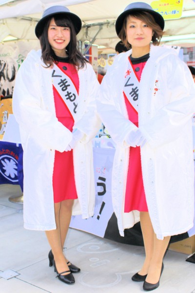 くまもとの米キャンペーンレディの米村美菜さん（右）と松浦成美さん（サカス赤坂 TBS敷地内）