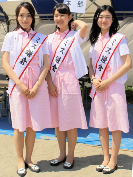 2017ミス鎌倉の永濵海友さん、清田麗さん、真鍋佳那子さん（鎌倉ビーチフェスタ）