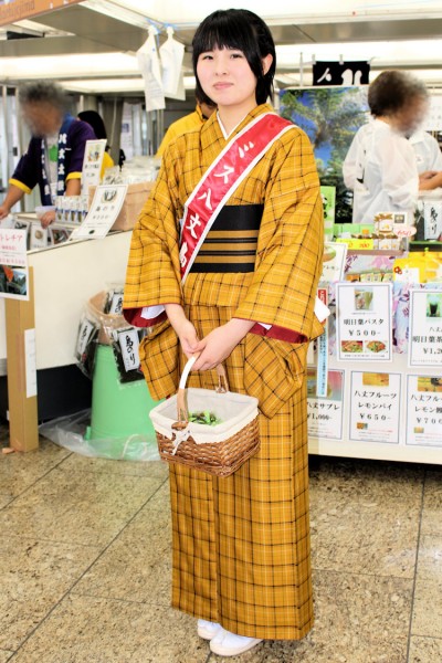 ミス八丈島の小宮山千聖さん（東京愛らんどフェア）