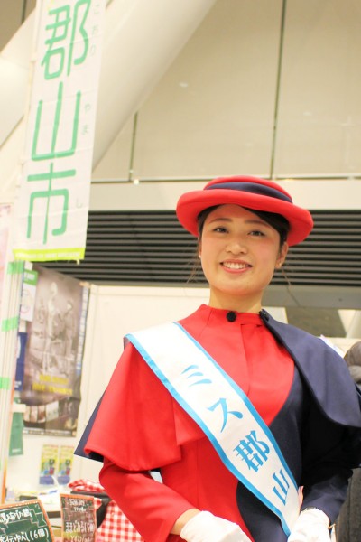 ふくしま大交流フェスタで活躍するミス郡山の石澤美佳さん（東京国際フォーラム）