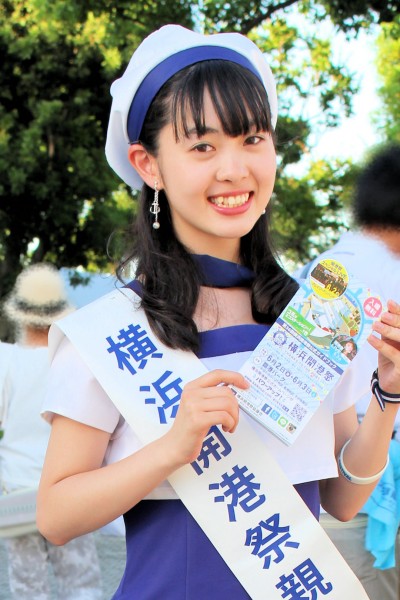 渡部結郁子さんは第36回横浜開港祭親善大使として活躍されました（臨港パーク）