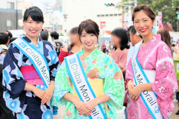 ちばモノレールガール2017の及川由紀子さん、吉田美樹さん、渡部はづきさん（第42回千葉の親子三代夏祭り）