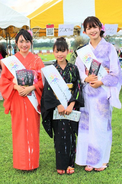 うつのみや花火イメージガールの本田珠由記さん、國分咲結さん、大塚日菜さん（2018うつのみや花火大会）