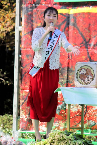 2019ミスさわやかの髙橋由紀子さん（府中市農業まつり 東京都府中市）