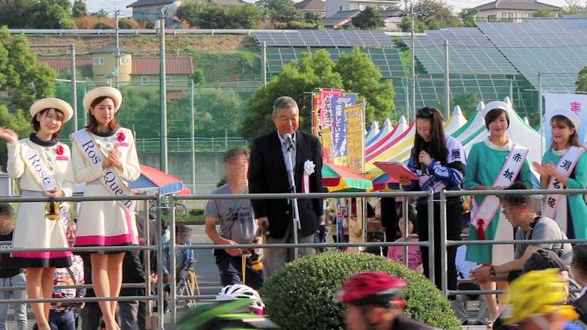 赤城山ヒルクライムのスタート様子（前橋合同庁舎前）