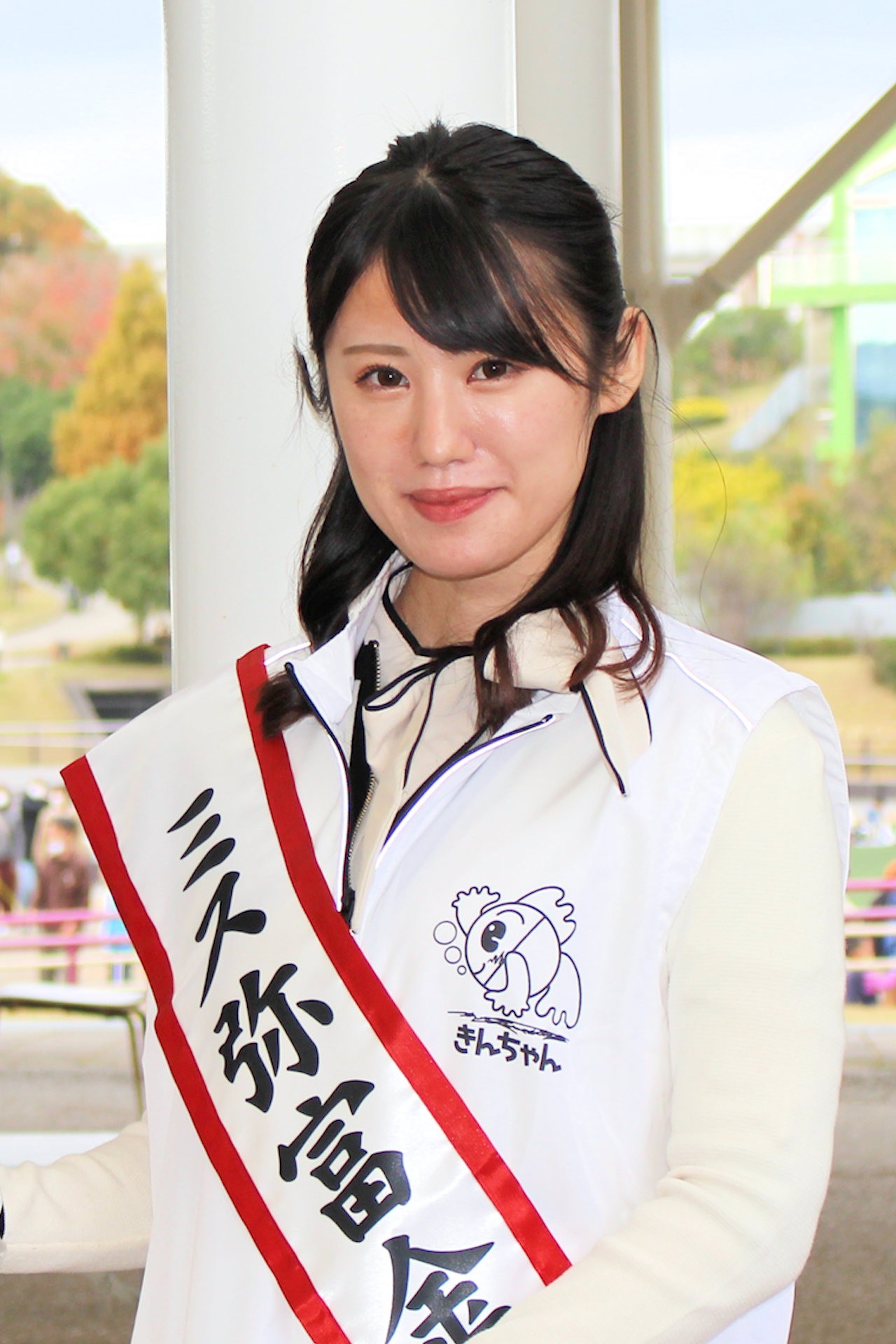 Yurina YAMAGA, Miss Yatomi Goldfish the 38th, a promo girl for Yatomi City festivals & aquaculture - 「弥富の金魚拡散大作戦！！」のPRに活躍する「ミス弥富金魚・ミス弥富」（弥富市）の山家夕里奈さん（愛・地球博公園 愛知県長久手市）