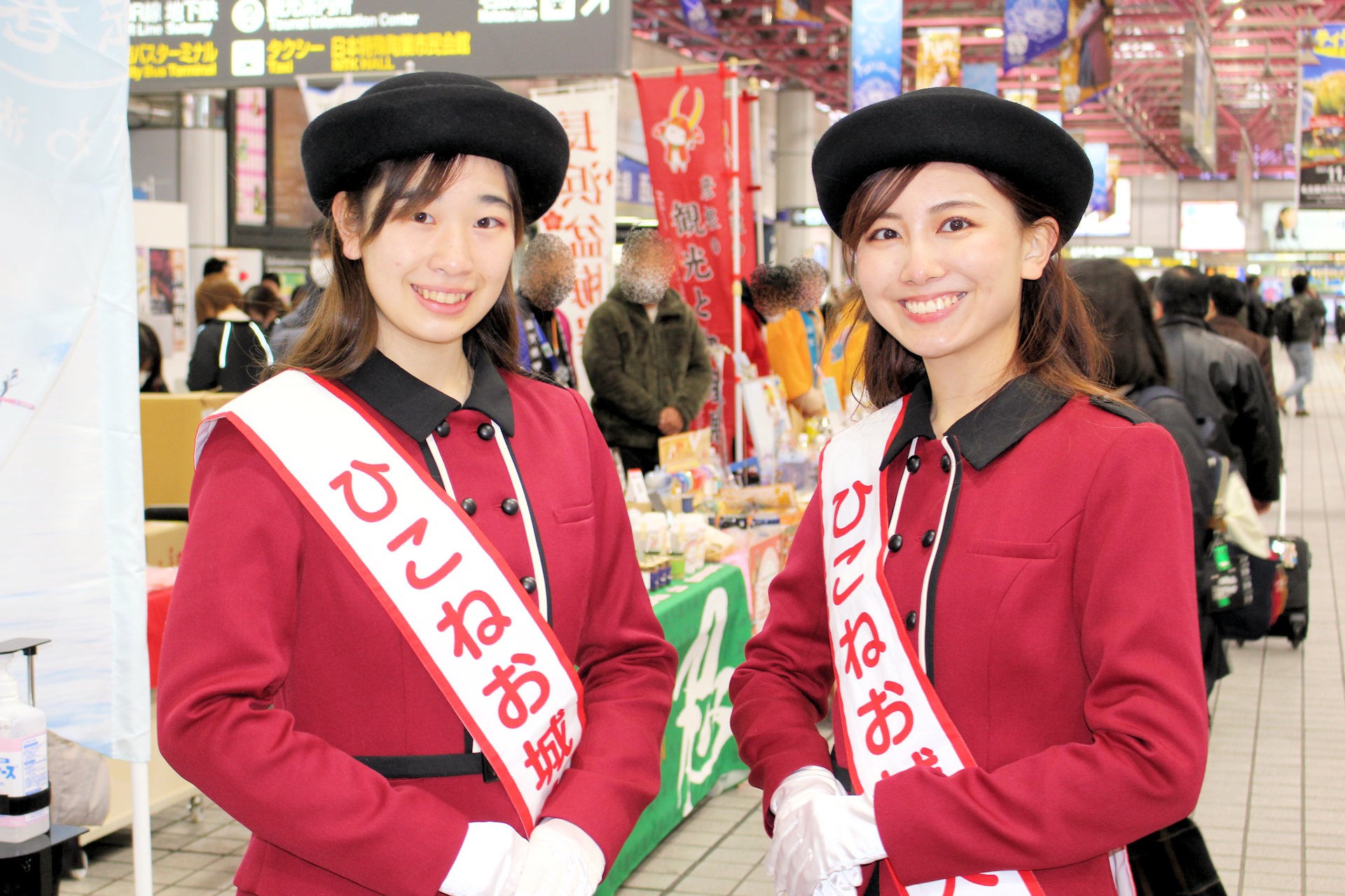 Chikane OKAMOTO and Airi MAEKAWA, Hikone Castle Ambasssadors (former Hikone Castle Queens) - ひこねお城大使の岡本真弥さんと前川愛梨さん（めくるめく歴史絵巻 滋賀・びわ湖観光物産展 in名古屋 金山総合駅 名古屋市熱田区・中区）