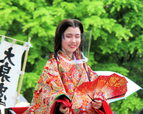 Aki KATAYAMA, Princess Teruhime the 33rd-35th, appears on the parade of Teruhime Festival in Nerima City, Tokyo - 照姫行列で活躍する照姫役の片山亜樹さん（「照姫まつり」都立石神井公園付近 2022年4月）