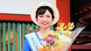 Yuumi SANO, Miss Fujisan the 32nd, a promo girl for Mt.Fuji tourism in Fujinomiya City - 第32代ミス富士山（富士宮市）の佐野友美さん（浅間大社 静岡県富士宮市）