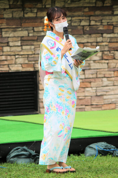 2022ちばポートアンバサダーの木村理夏さんはステージイベントの司会MCで活躍（千葉みなと さんばしまつり）